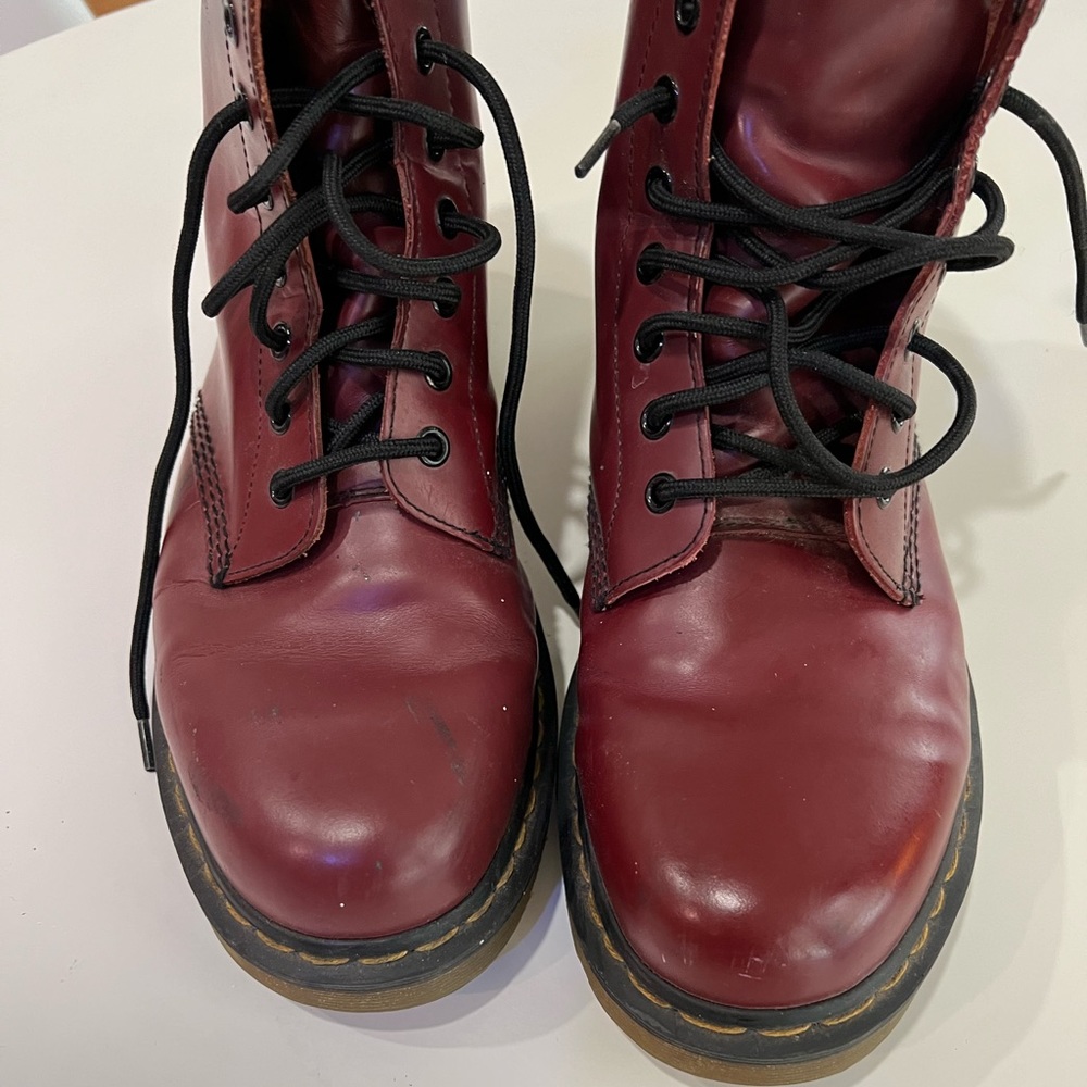 Dr. Martin Size 10 8 hole boots